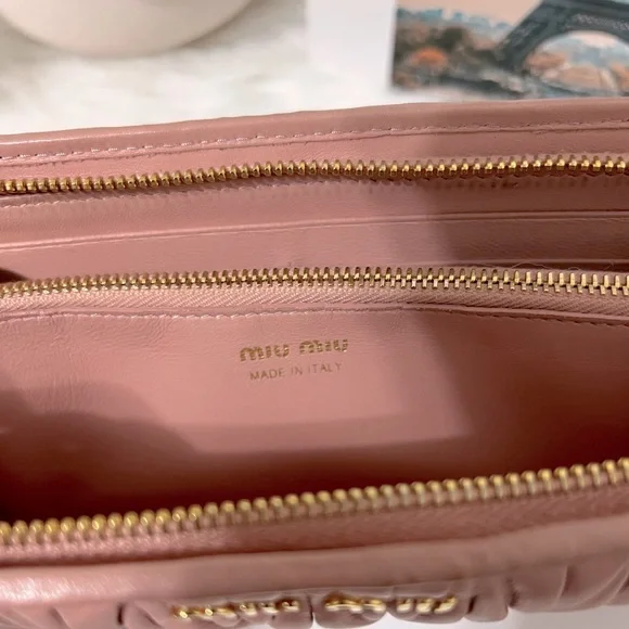 Miu Miu
Pink continental wallet - Picture 15 of 16